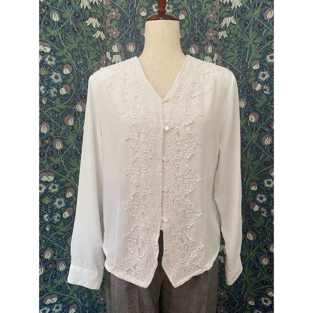 Vintage white blouse with lace appliqué, size L - Picture 3 of 6